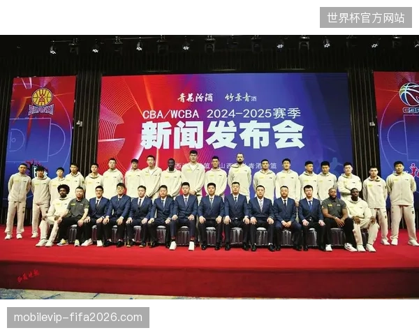 哈桑·怀特塞德凭借其出色的盖帽和护筐效率,荣膺2025-26赛季CBA最佳防守球员 哈桑·怀特塞德凭借其出色的盖帽和护筐效率,荣膺2025-26赛季CBA最佳防守球员